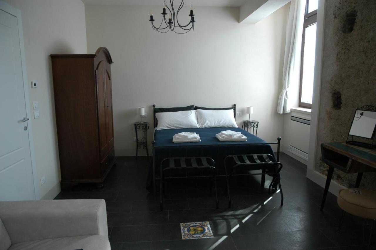 Castello D'Alcontres Guest House 3 Stelle Nizza di Sicilia Exterior photo