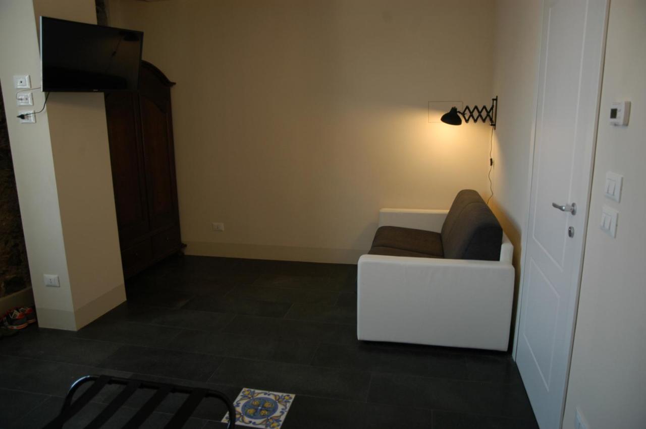 Castello D'Alcontres Guest House 3 Stelle Nizza di Sicilia Exterior photo